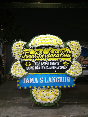 Papan Bunga Duka di Praya Timur