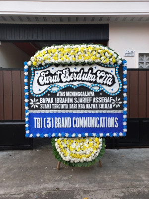 Papan Bunga Duka di Praya Timur